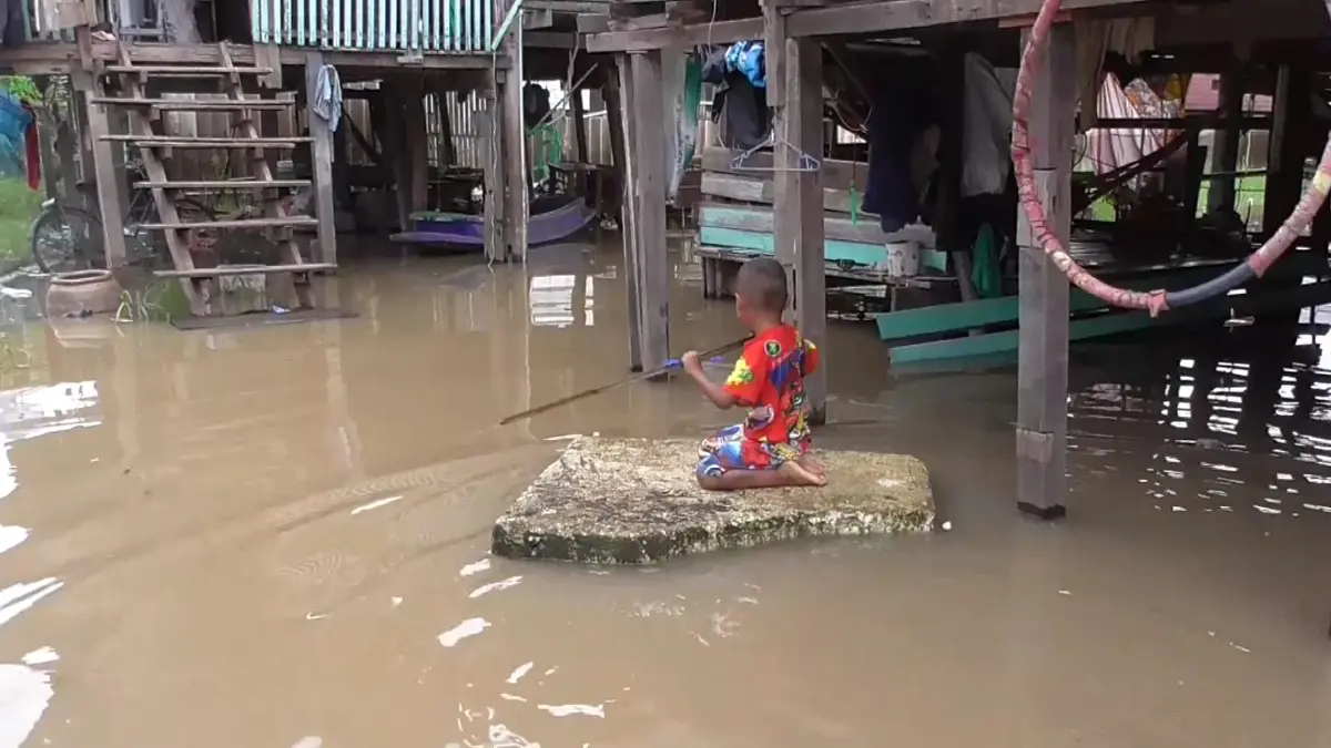 “แม่น้ำน้อย” ทะลักท่วมชุมชน ต.บางจัก ชาวบ้านเบื่อปัญหาซ้ำซาก