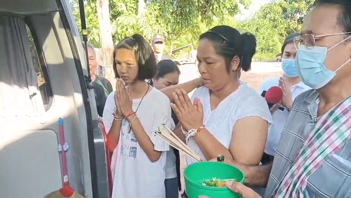 ร่าง"อานันต์"แรงงานเหยื่อสงครามถึงบ้าน ครอบครัวสุดทำใจ ร้องไห้ล้มพับ