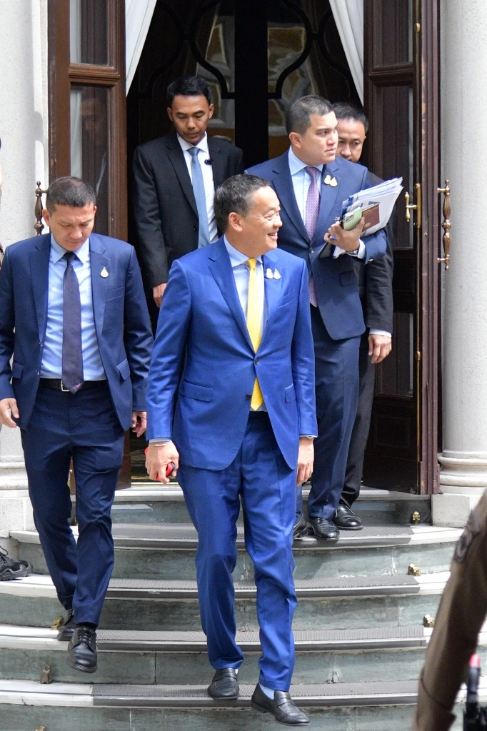 นายกฯเล็งให้ "ธกส.-ออมสิน" ปล่อยกู้ให้แรงงานไทย ในอัตราดอกเบี้ยต่ำระยะยาว