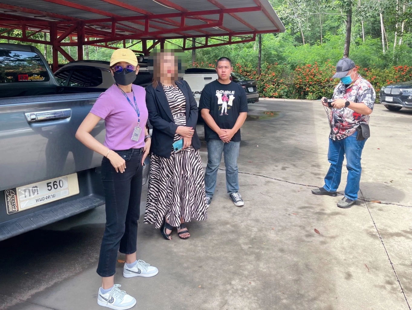 รวบช่างเสริมสวย สวมรอยเป็นหมอกระเป๋า ฉีดหน้าเหยื่อตาหวิดบอด