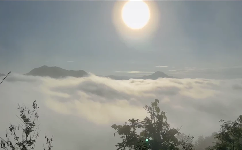 นักท่องเที่ยว แห่ชมทะเลหมอกเชียงคาน สถานที่ยอดฮิตทะเลหมอกสวยจับใจ