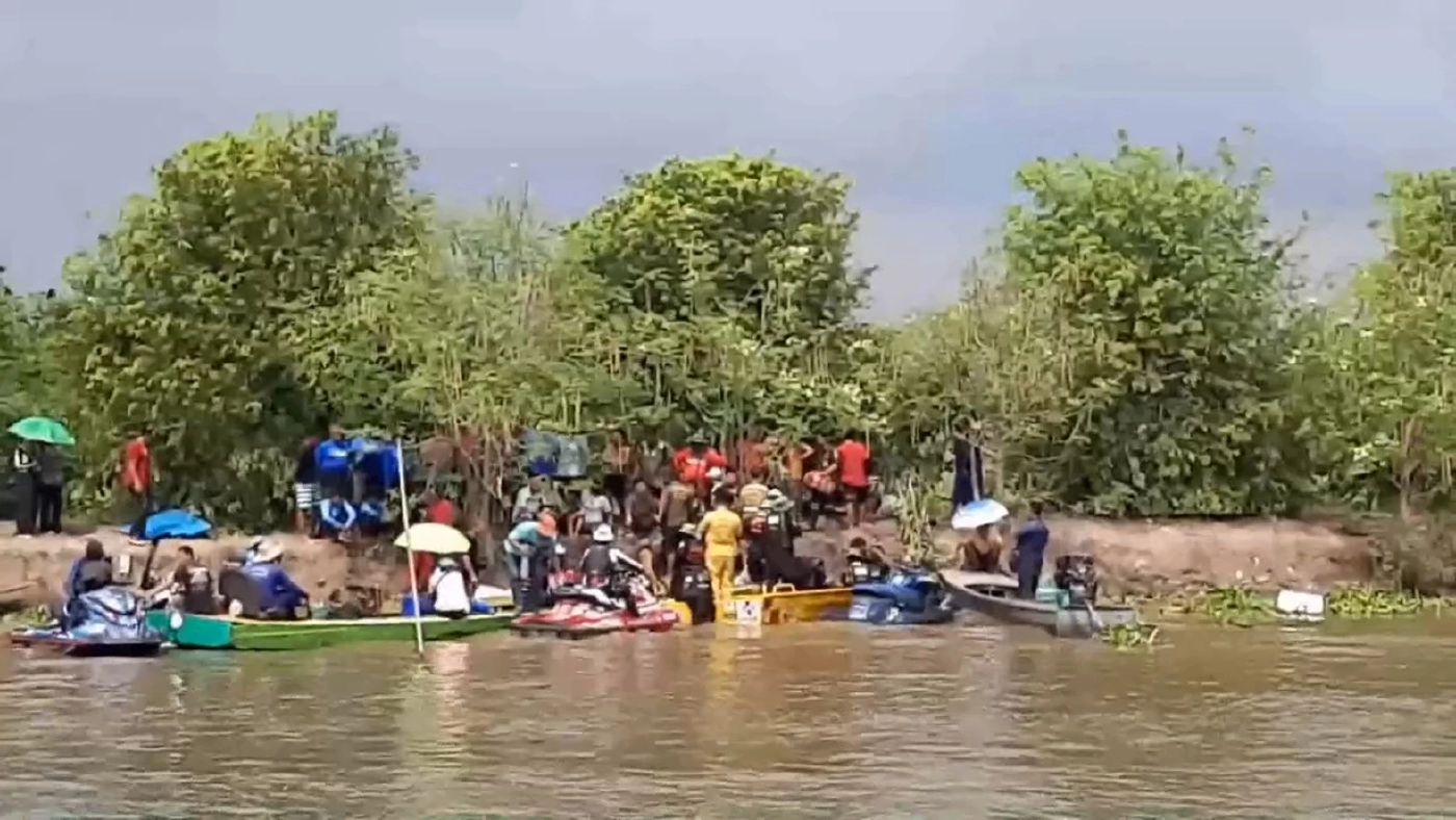 เจ็ทสกีชนคลื่น เหินพุ่งชนเรือหางยาว จมคลองดับ 3