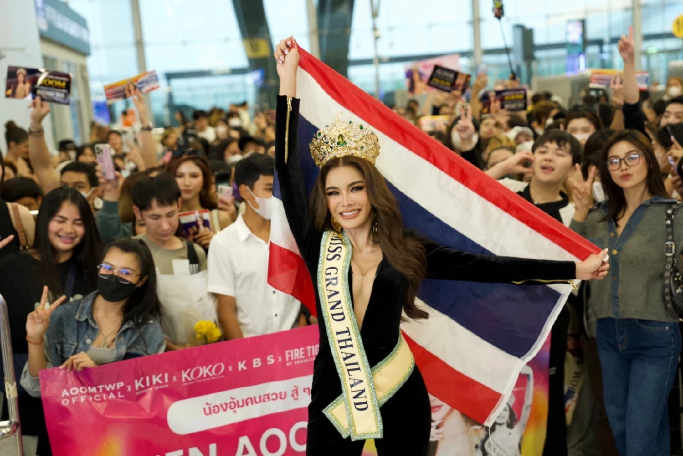 ลุ้น 4 สาว 4 เวที ใครจะได้มงใหญ่ไปครอง