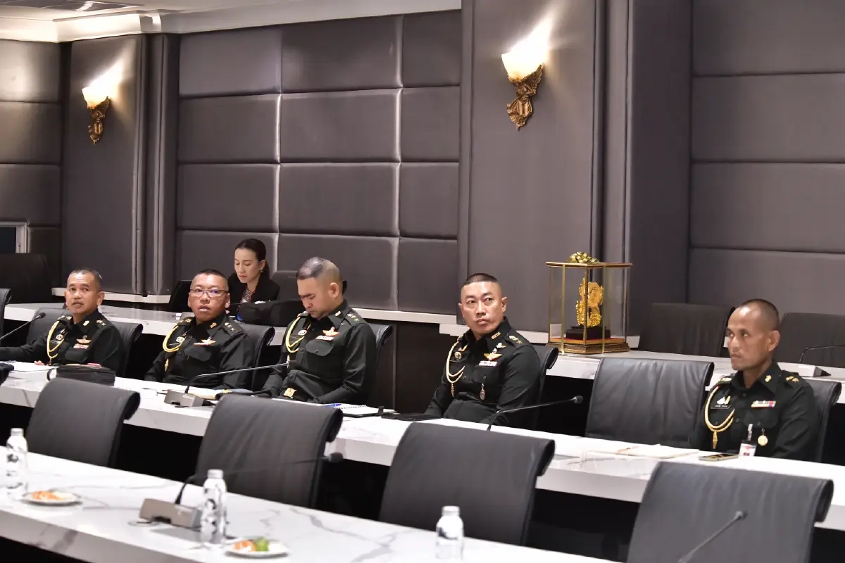 "ทวี" นำทีมถกแม่ทัพภาค 2 สกัดยาเสพติดอีสาน ตั้งเป้านำเข้าเป็นศูนย์