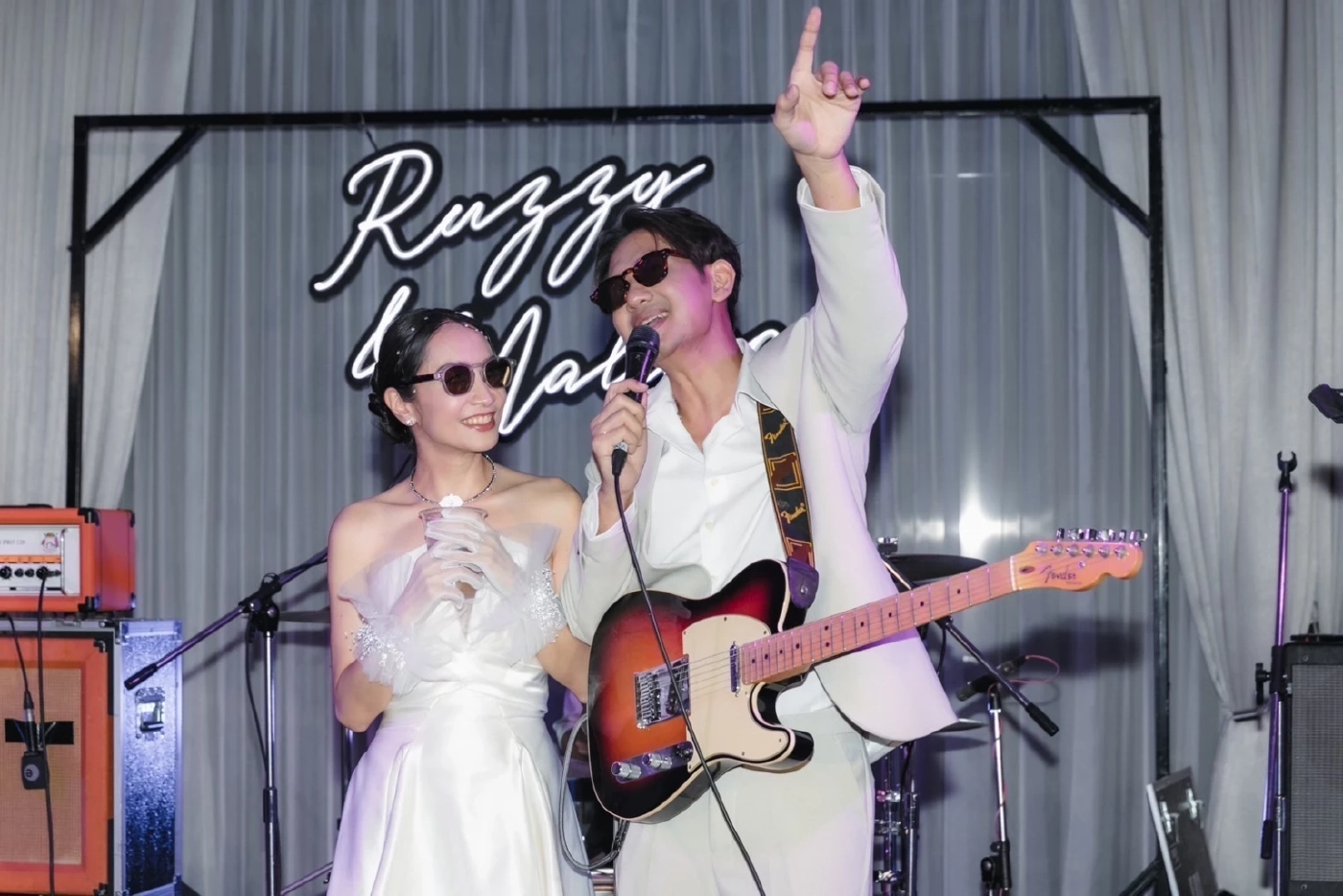 โมเมนต์สุดซึ้ง รัฐ Tattoo Colour ควงแฟนสาววิวาห์หวานขอเป็นสามีที่ดีที่สุด