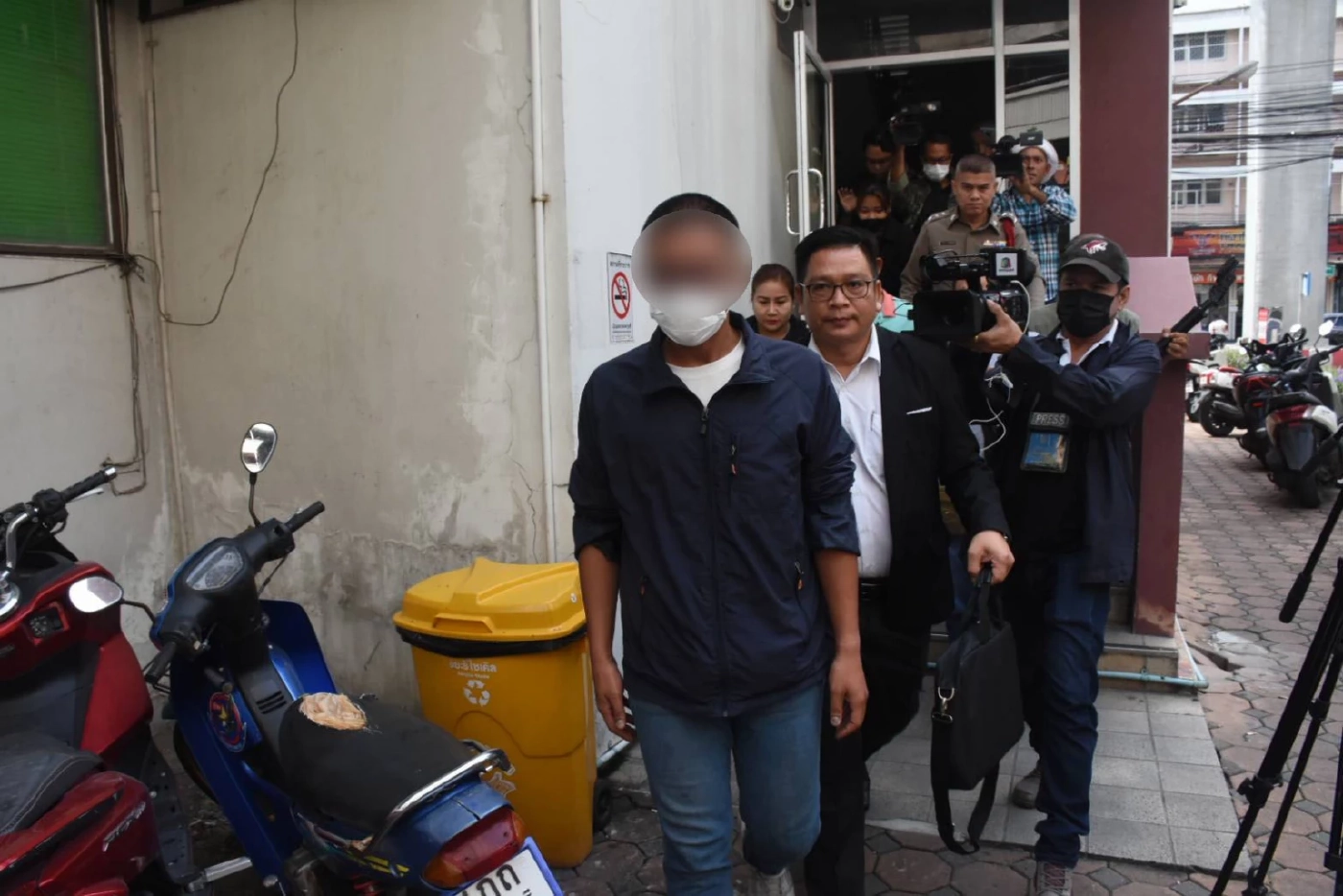 "ส.ต.ท." ยันภรรยาสมยอม หลังดอดมอบตัวคดีทำร้าย-พาเพื่อนรุมขืนใจ