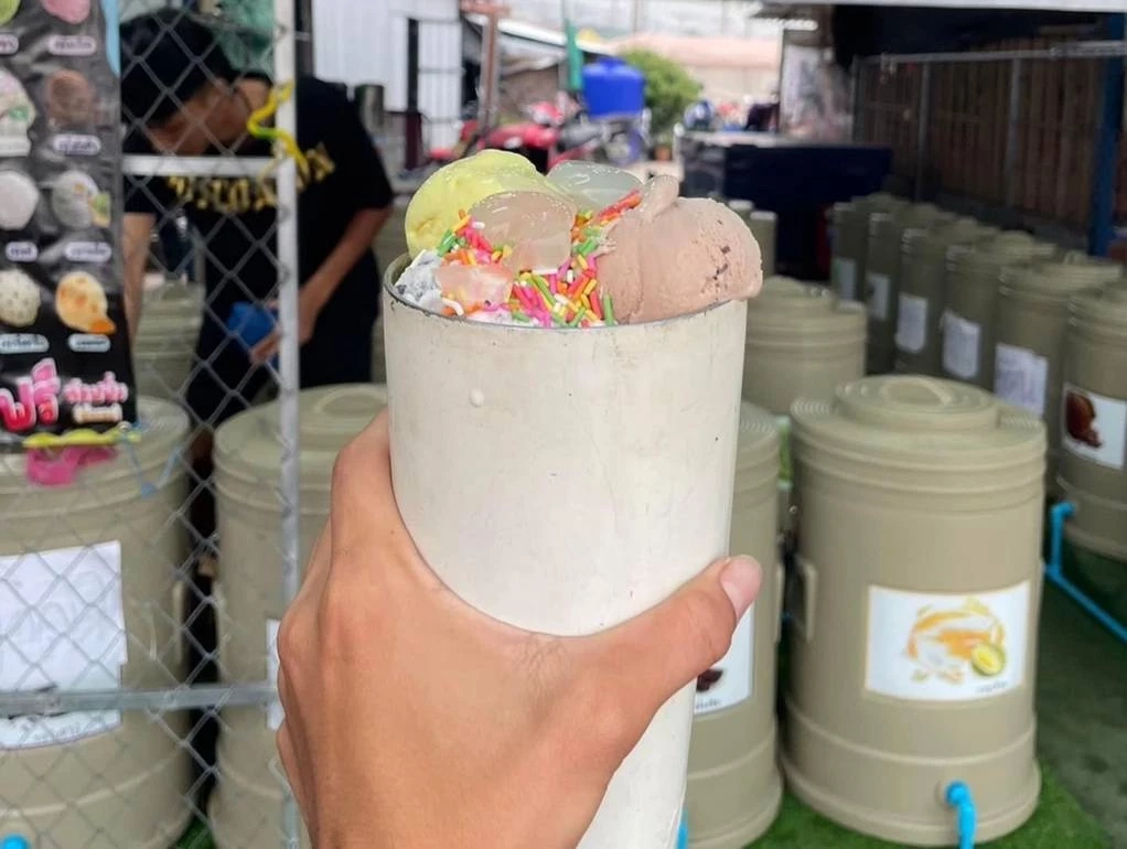 "เรียกเสี่ยเลยได้ไหม" ร้านไอศกรีมบุฟเฟ่ต์ ยอดขาย  5,000-8,000 บาท ต่อวัน