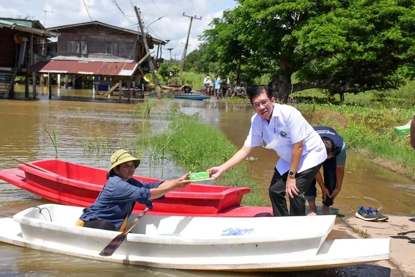 "แม่น้ำยม" เอ่อล้นตลิ่ง ท่วมบ้านเรือนพื้นที่ลุ่มต่ำ 134 หลังคาเรือน