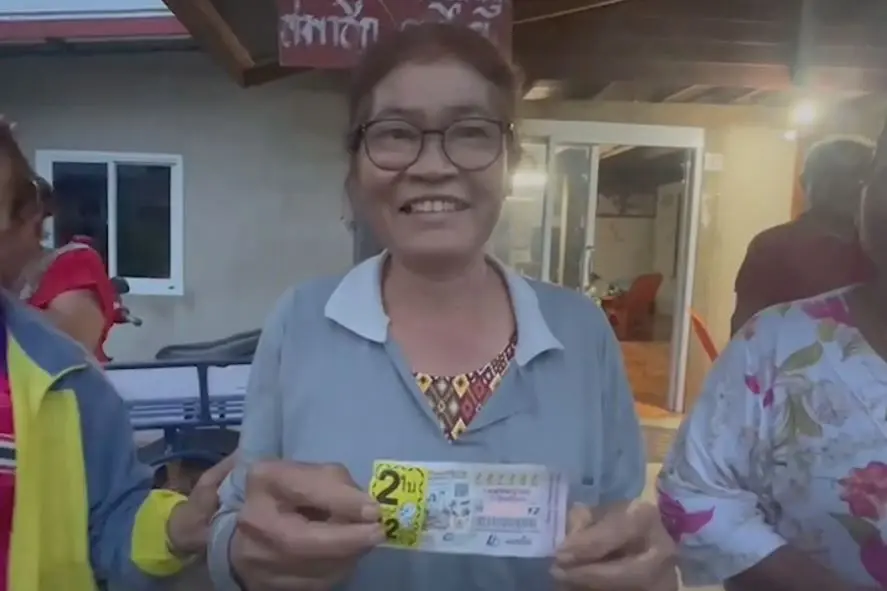 หนุ่มโสดชัยภูมิสุดเฮง! ถูกหวย 12 ล้าน แม่ลั่นอยากอุ้มหลาน ประกาศหาลูกสะใภ้