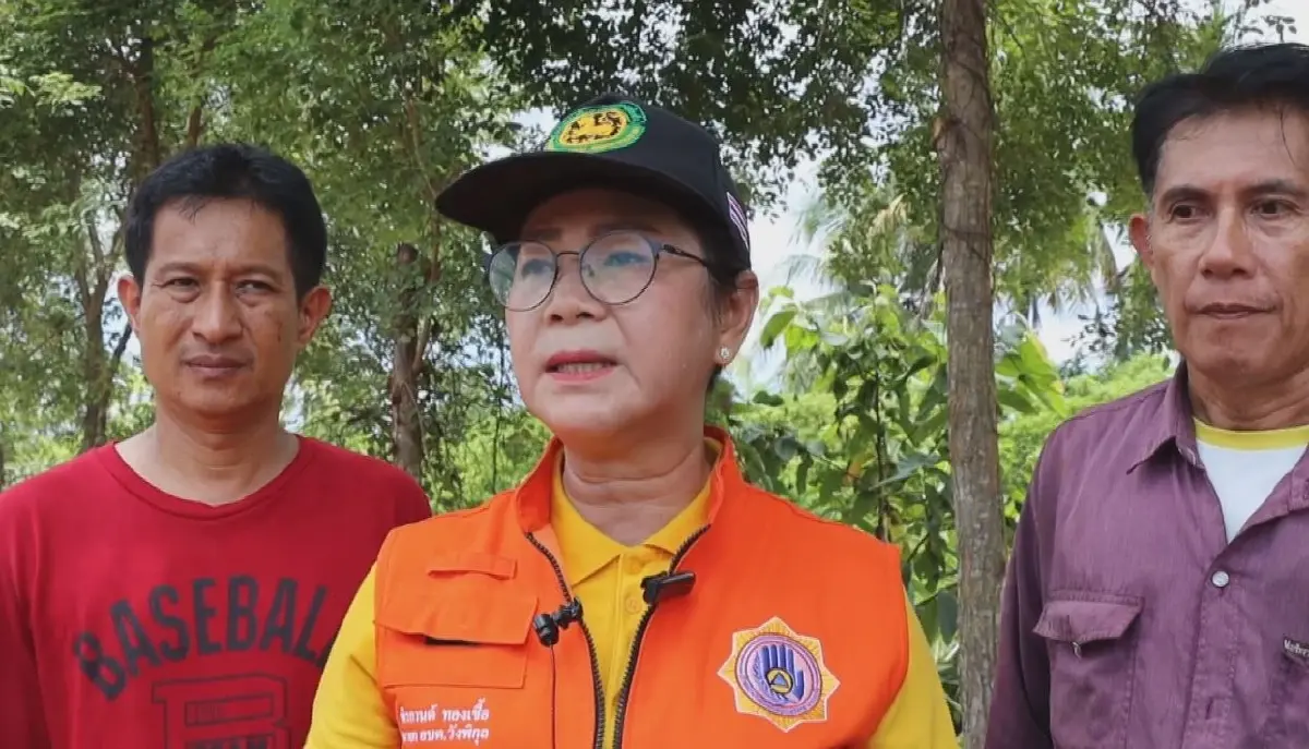 พนังกั้นน้ำวังทองแตก เร่งระดมอุด หวั่นท่วมพื้นที่เกษตร 2,500 ไร่