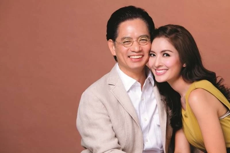 'คุณพ่อแอฟ ทักษอร' คุณพ่ออนุสสอนน์ ภักดิ์สุขเจริญ