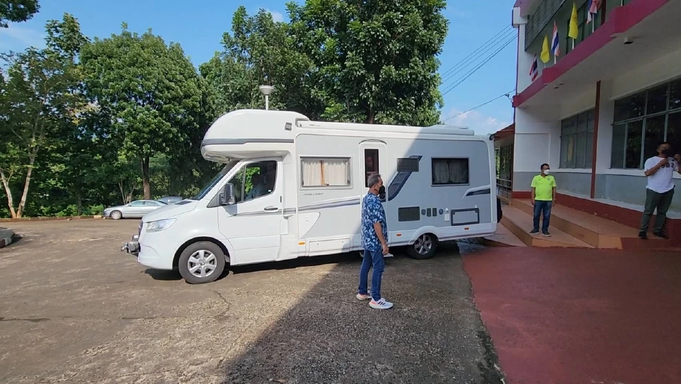 ปล่อยตัว "เปรมชัย" ทนายพร้อมทีมงานต้อนรับอบอุ่น พาขึ้นรถกลับกรุงเทพฯทันที