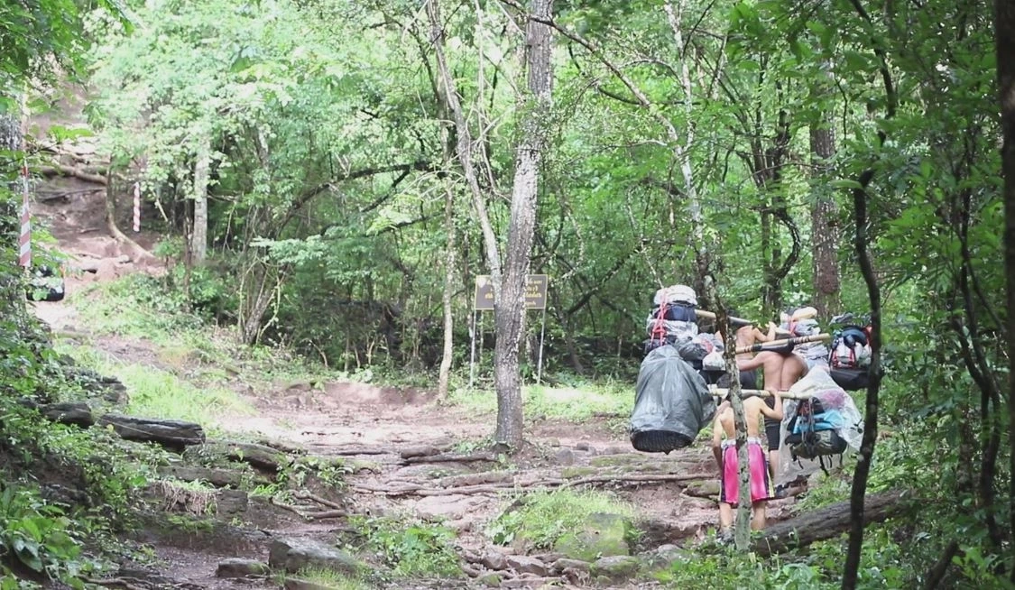 เปิดแล้ว! การท่องเที่ยว-พักค้างแรม บนยอด "ภูกระดึง" นทท.ขึ้นพิชิต สุดคึกคัก (คลิป)