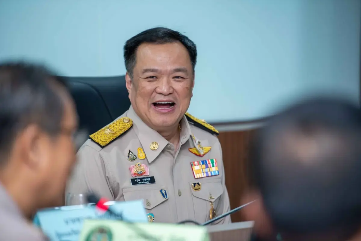 "อนุทิน" โวยุคนี้ "ไม่มี Gun และ Gun" ชมฝ่ายปกครองลุยปราบยาเสพติดเข้มข้น