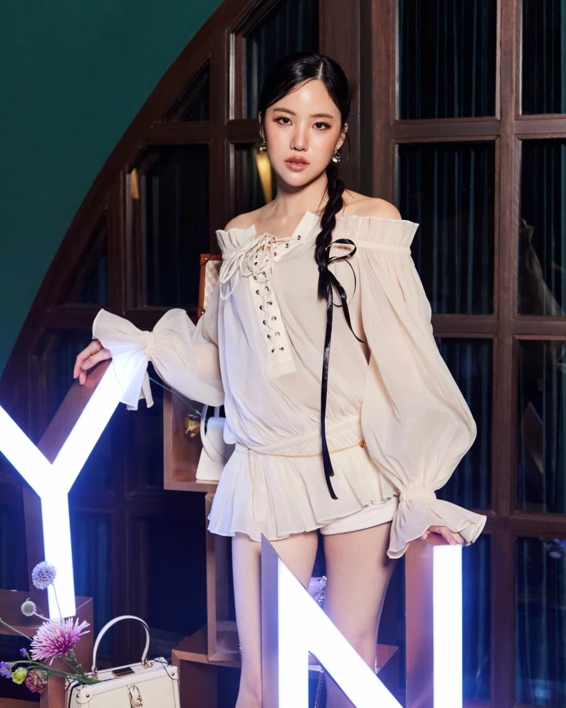 LYN “GLAMOUR NIGHT” เผยลุคแฟชั่นหรูและมีเสน่ห์จาก 10 นักแสดงสาว