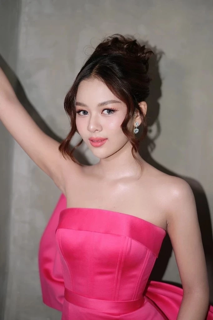 เพจดังเผยสาเหตุ 'ยูกิ เพ็ญผกา' ทำไมโดนถอดบทนางเอกฟ้าผ่าจากช่องดัง