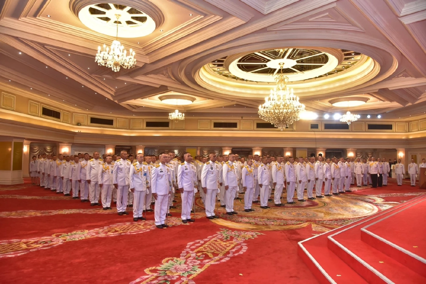 "บิ๊กต่อ" นำถวายสัตย์นายทหารชั้นนายพล ได้รับพระราชทานชั้นยศสูงขึ้น