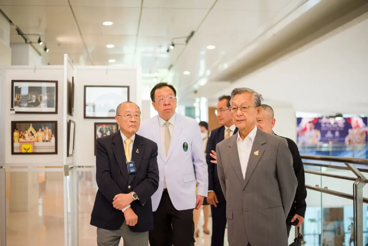 "ศิริราชร่วมมูลนิธิ เก้า ยั่ง ยืน" จัดกิจกรรม "กษัตริย์ของราษฎร"
