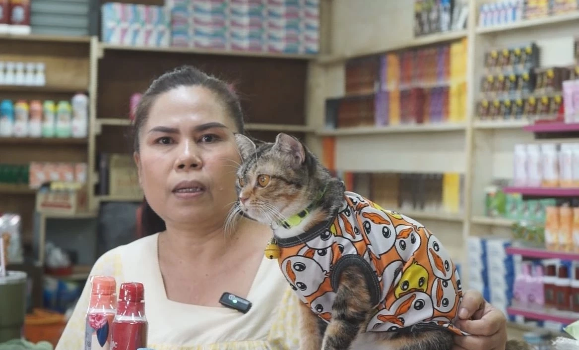 นางสุประวีณ์ หรือพี่สุ เจ้าร้านและเป็นเจ้าของน้องถุงเงิน