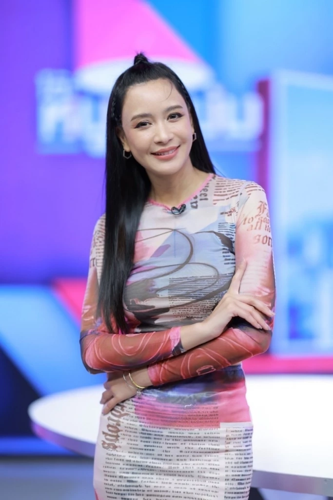 "เบนซ์" พร้อมเป็นเจ้าสาว เล่ารักที่ปิดมานาน 4 ปี เราคือคู่แท้ของกันและกัน