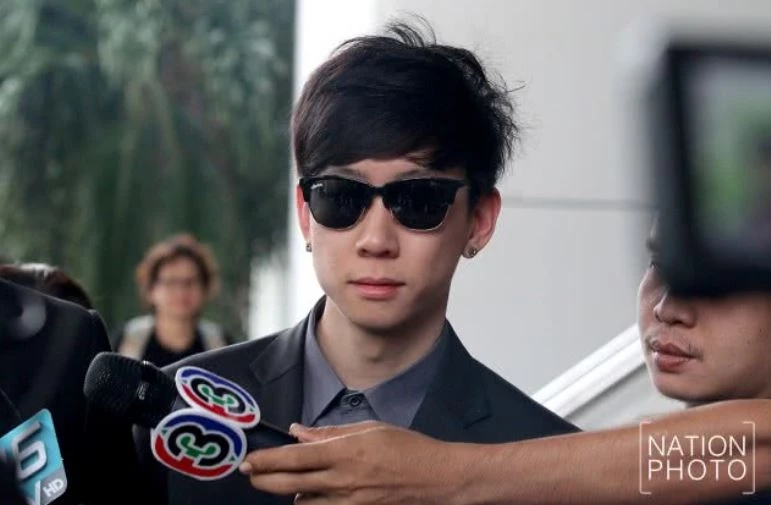 นายอัครกิตติ์ วรโรจน์เจริญเดช หรือ เบนซ์ เรซซิ่ง