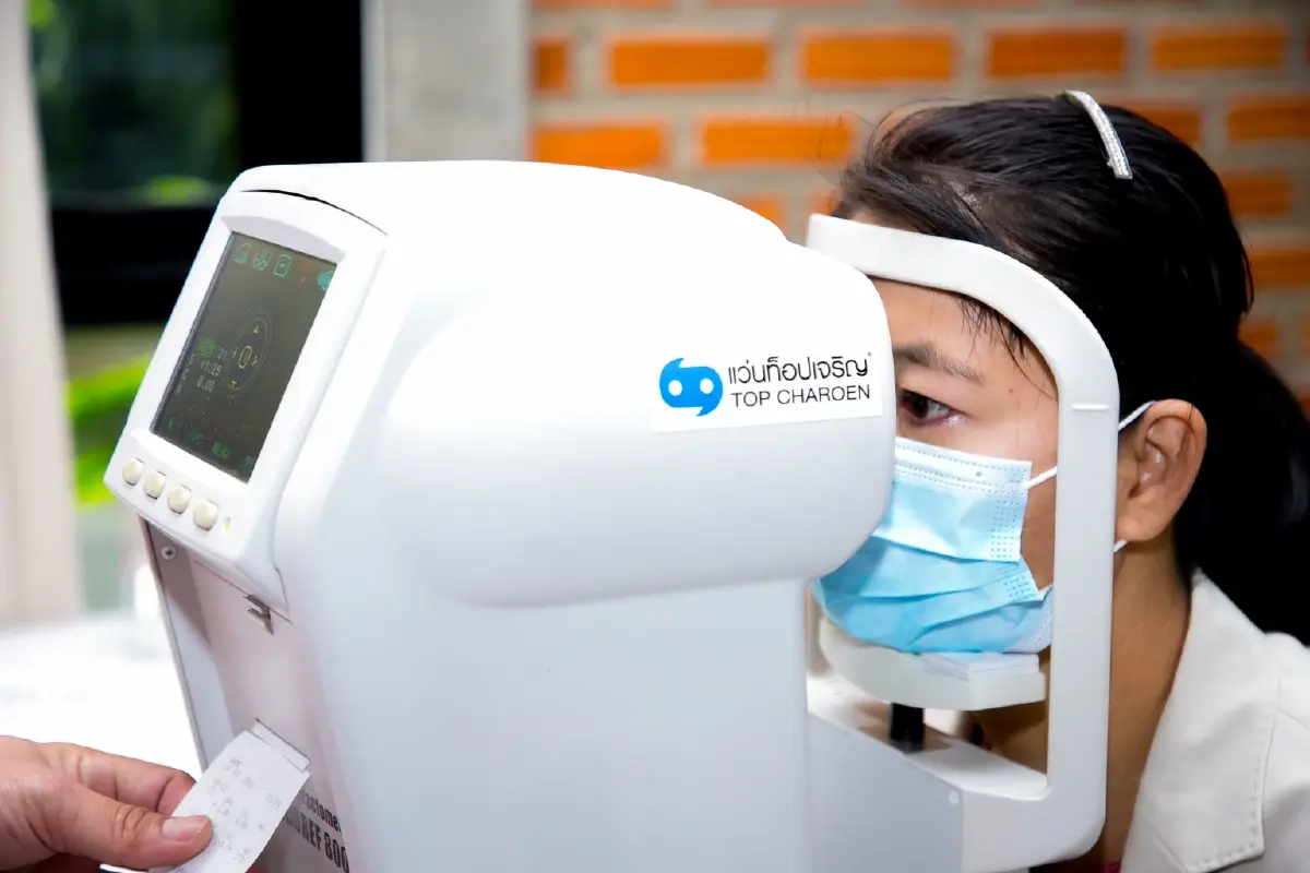 แว่นท็อปเจริญ ร่วมกับ มูลนิธิวันไซท์ฯ สานต่อโครงการ ONESIGHT