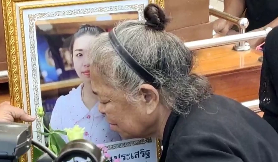 พิธีมิสซาปลงศพ “ครูเจี๊ยบ” ญาติพี่น้อง ร่วมอาลัย