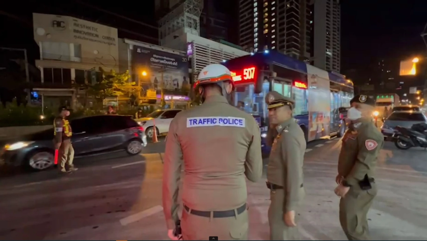 รองฯโจ๊ก ลุยตรวจด่านเมาแล้วขับ “บ่อนไก่-เรือนจำคลองเปรม”