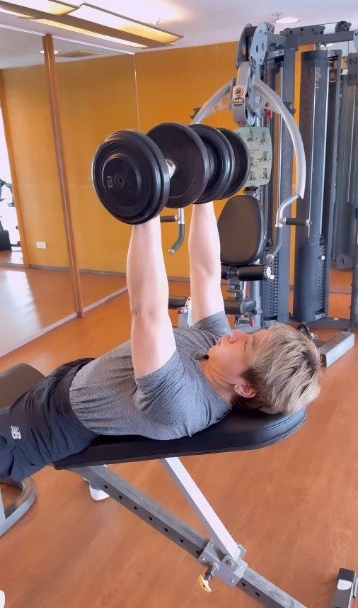 เปิดภาพล่าสุด ‘ดีเจบุ๊คโกะ’ ละมุนมากแม่ แฟนคลับเผยลุคใหม่จำแทบไม่ได้