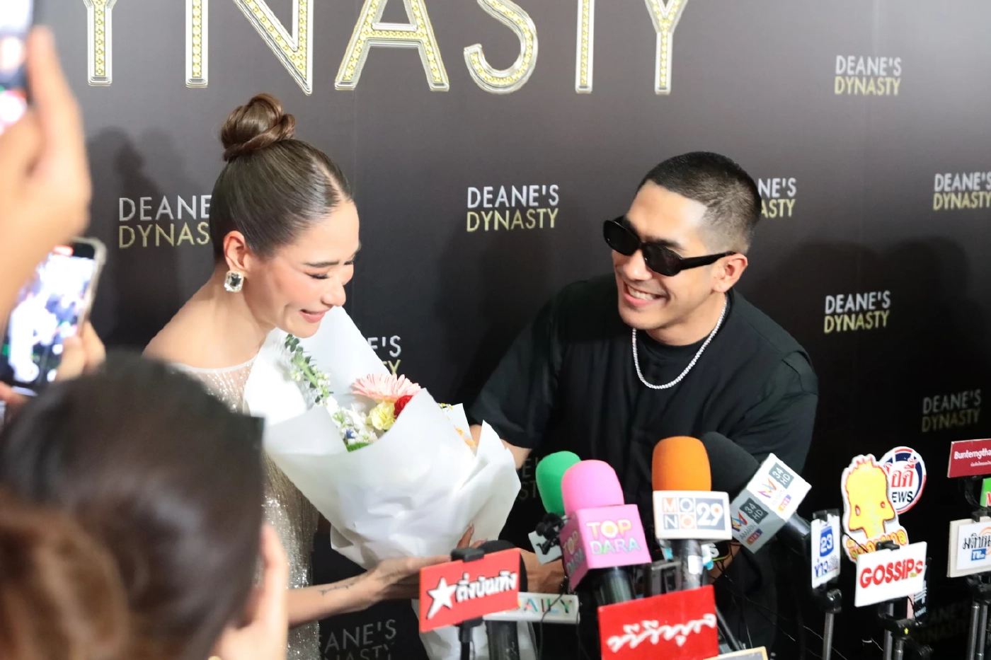 คลั่งรักหนักมาก โต้ง ทูพี เซอร์ไพรส์ พลอย เฌอมาลย์ กลางวงสัมภาษณ์