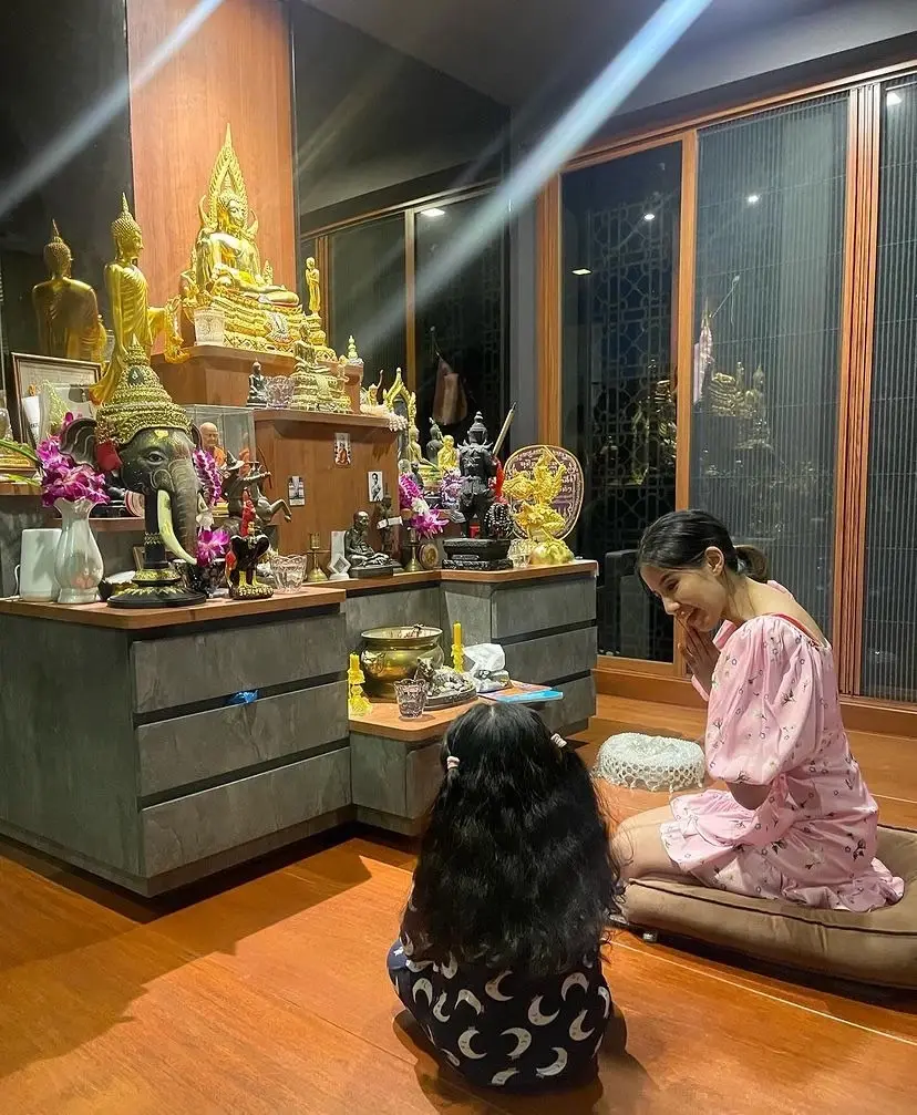 เปิดภาพ "ใบเตย สุธีวัน" ร่ำไห้โผกอดลูกสาว  ได้เจอครอบครัวพร้อมหน้า