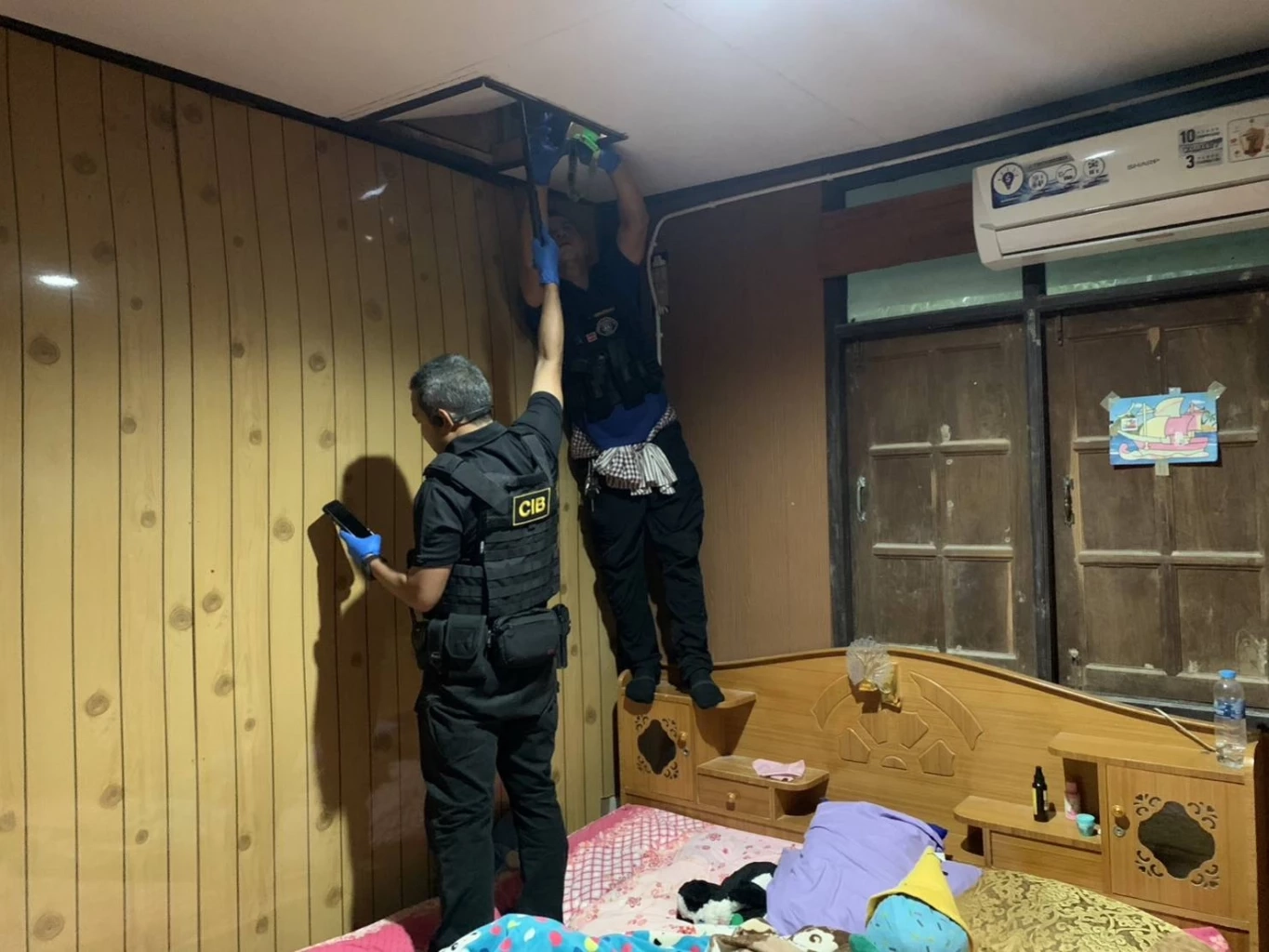 "หนุมาน" บุกค้นบ้านญาติ “แป้ง นาโหนด” ช่วยเหลือหลบหนี