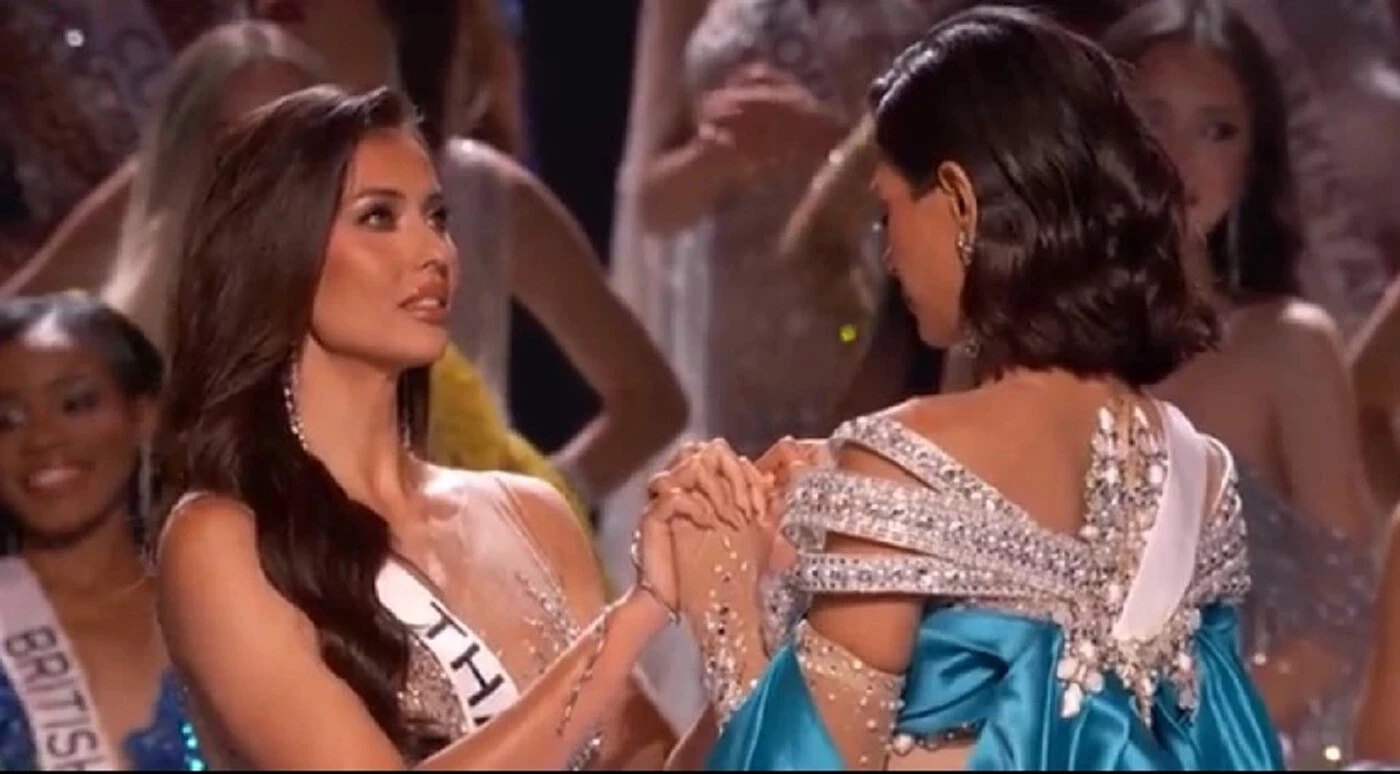 แอนโทเนีย โพซิ้ว