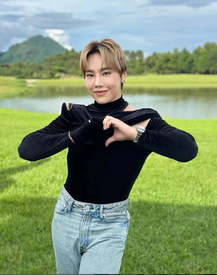 เปิดภาพล่าสุด ‘ดีเจบุ๊คโกะ’ ละมุนมากแม่ แฟนคลับเผยลุคใหม่จำแทบไม่ได้