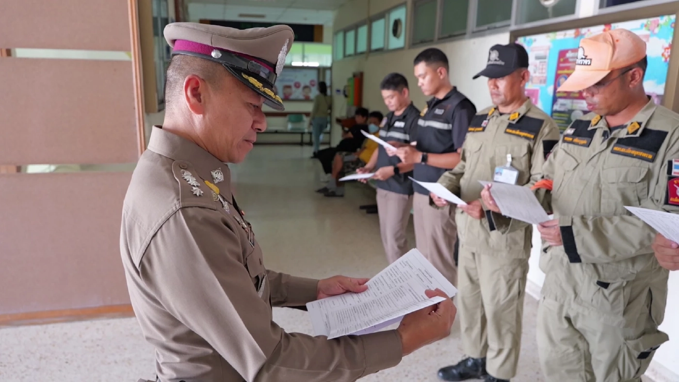 กู้ภัยฯ ฮีโร่ กระโดดป้องผู้ป่วย ขณะรถพยาบาลชนขอบทาง จนตัวเองเจ็บสาหัส