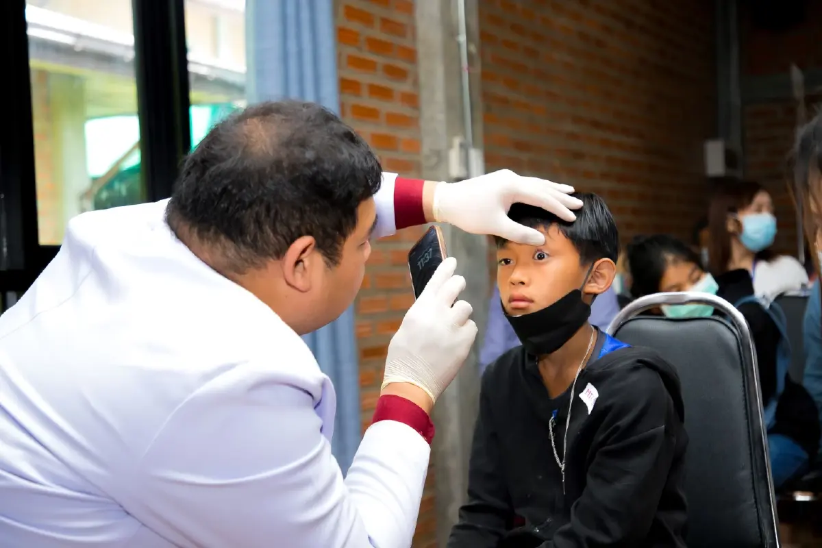 แว่นท็อปเจริญ ร่วมกับ มูลนิธิวันไซท์ฯ สานต่อโครงการ ONESIGHT