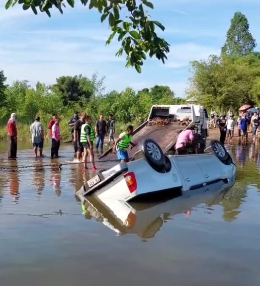 นายอำเภอสนามชัยเขต เชื่อ เหตุรถปลัดตกน้ำเป็นอุบัติเหตุ