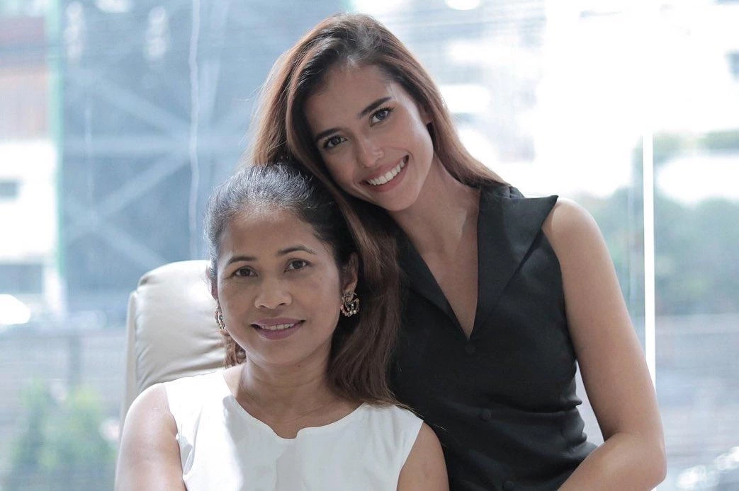 แฟนนางงามแห่ต้อนรับ “แอนโทเนีย” กลับบ้านภาพประวัติศาสตร์ในรอบ 35 ปี