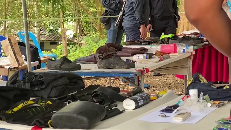 เปิดของกลาง ยึดจากที่พัก“เสี่ยแป้ง” จุดปะทะเดือด อาหาร-อาวุธสงครามเพียบ