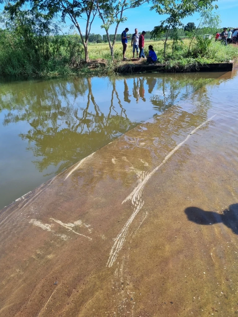 ตำรวจสระแก้วส่งชุดประดาน้ำงมหลักฐาน คลี่ปมรถปลัดตกฝายดับ