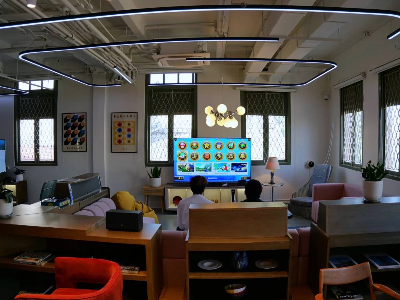 เปิดโลกความสนุกไร้กำแพงกั้น Co-Playing Cafe แหล่งแฮงค์เอาท์ใหม่ ณ ตลาดน้อย