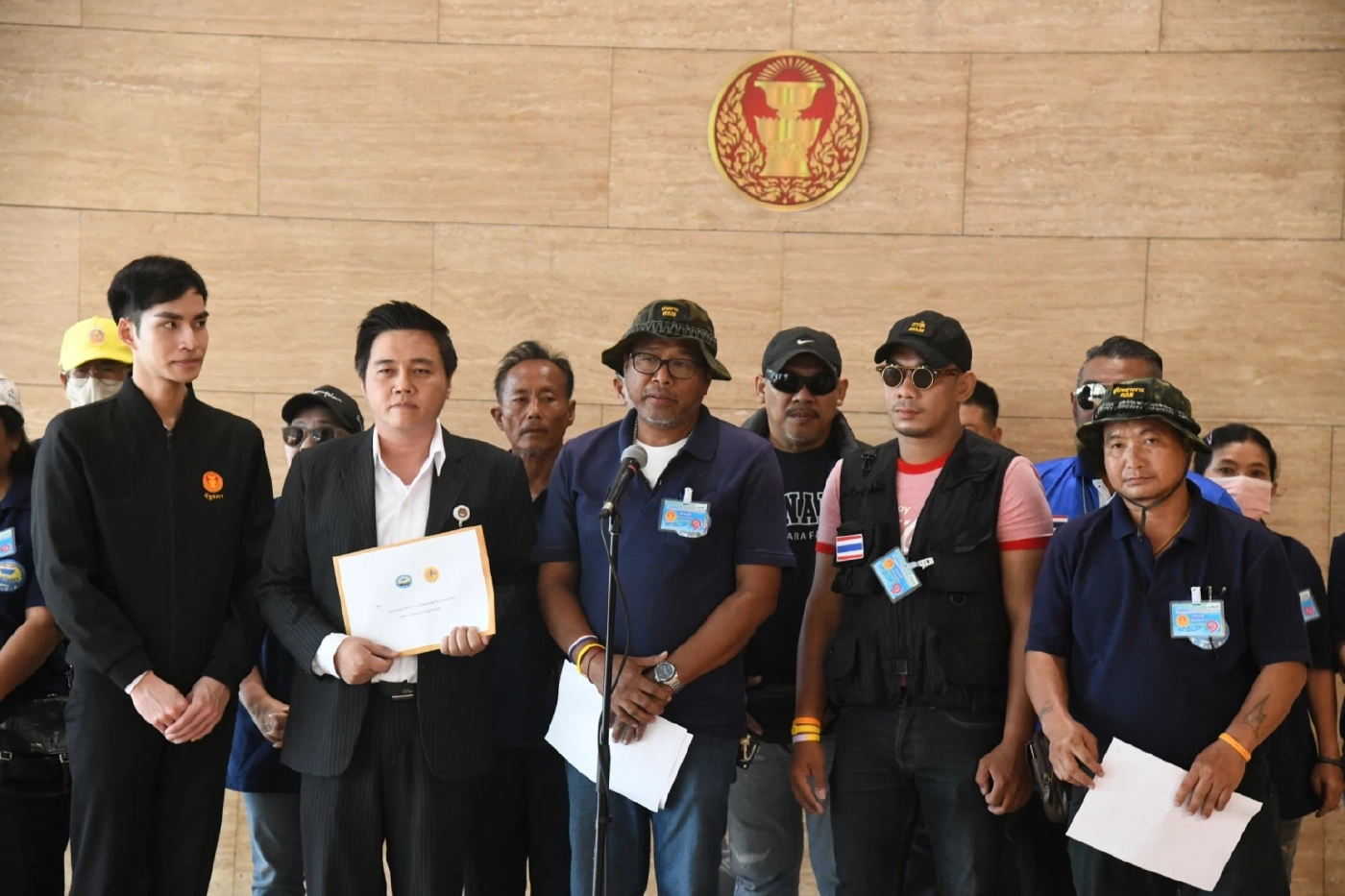 ขยี้ต่อ! ศปปส. จี้กมธ.มั่นคงฯ เอาผิด"โรม" ปม "ตั๋วปารีส" สอบที่มาเงินหนุน