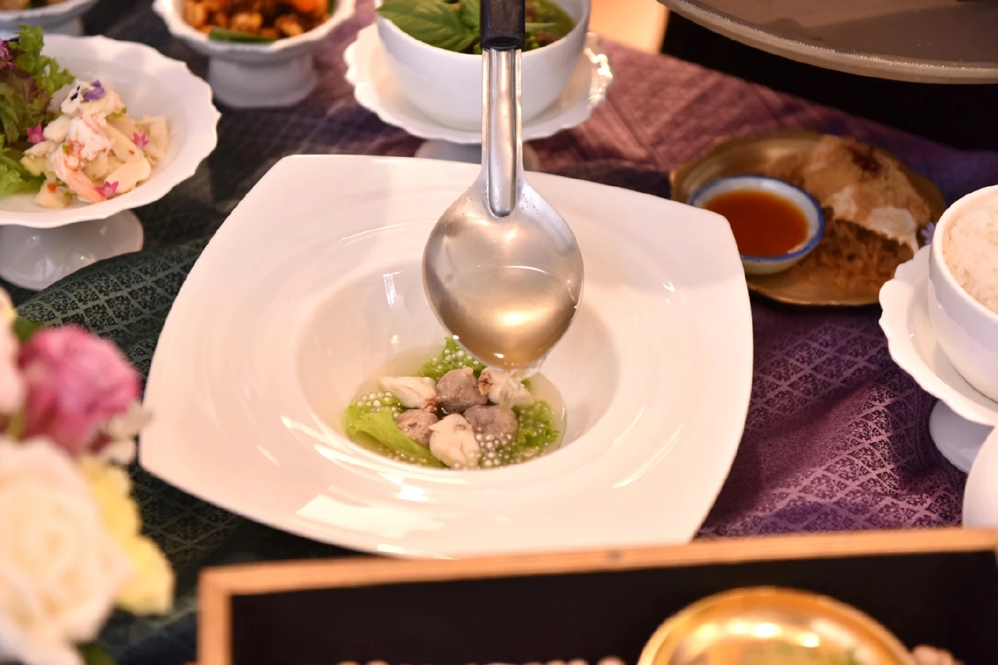 เปิดตัวหนังสือ บันทึก นึกอร่อย ตำราอาหารจากต้นเครื่องรัชกาลที่ ๙