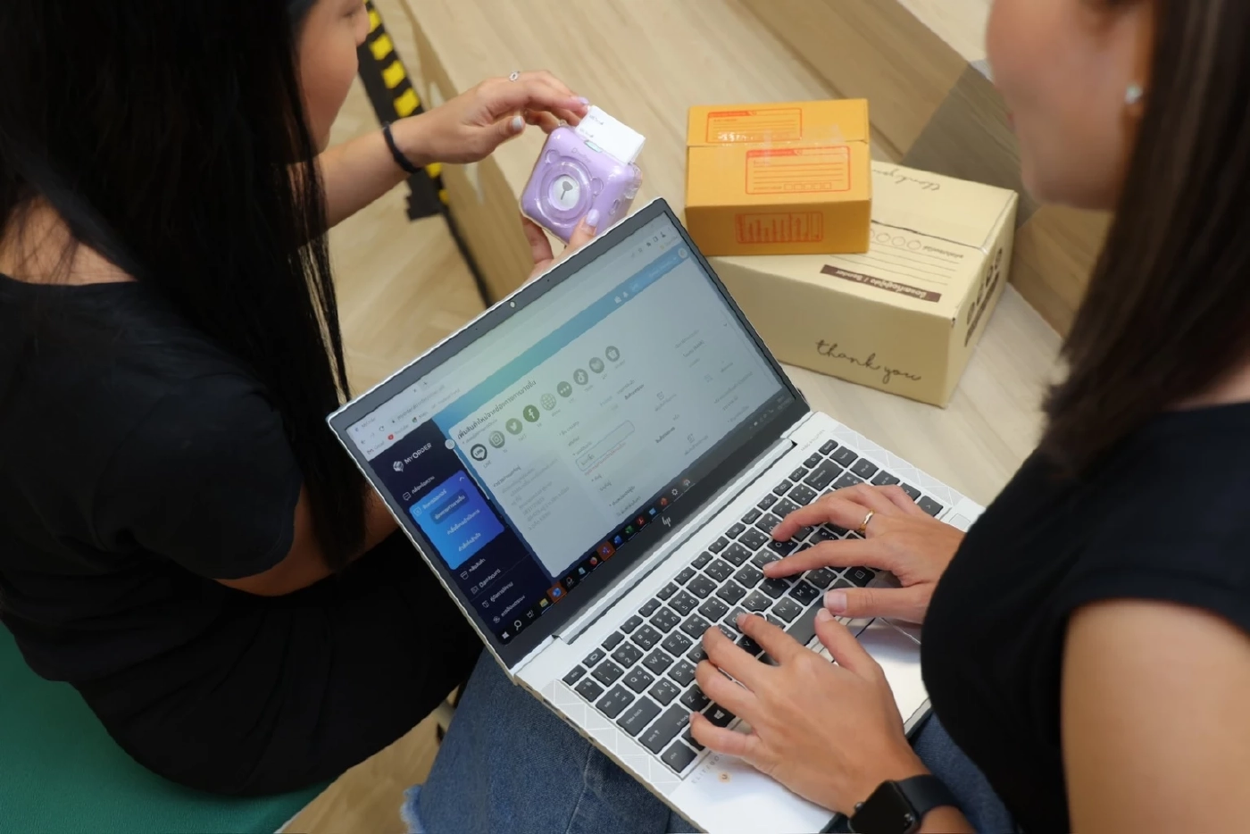 AIS หนุนพ่อค้าแม่ค้าออนไลน์ เติบโต แข็งแกร่งจากโครงข่าย ในแพ็ก Online Seller