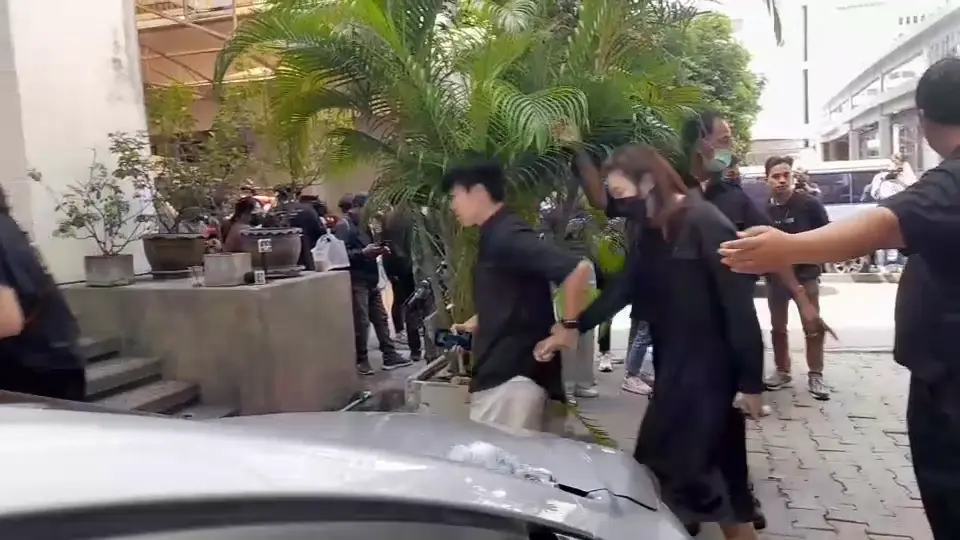 ญาติและภรรยา เดินทางมารับร่าง "ดีเจโก"