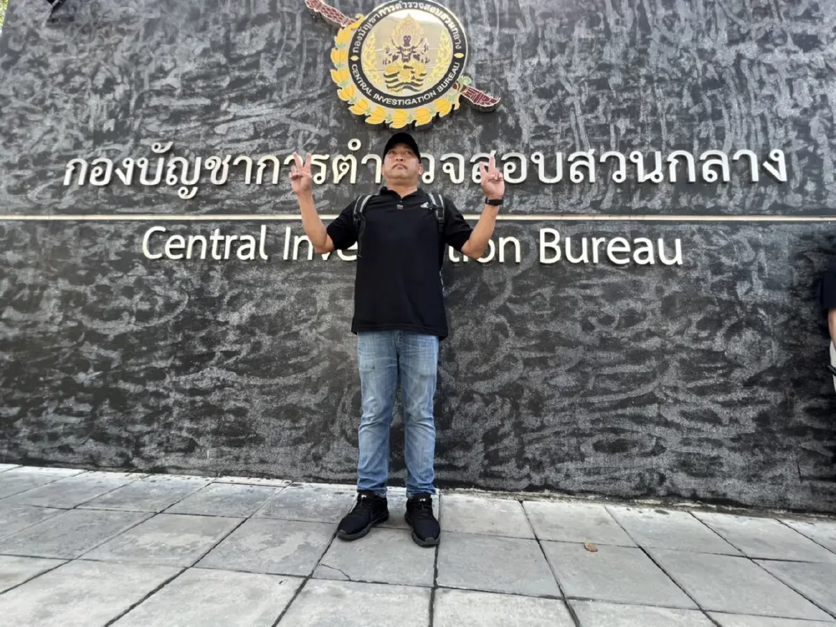เสี่ยหมูปราจีนฯ นอนขวางถนน ร้องสื่อฯ ช่วยจี้คดียึดตลาด
