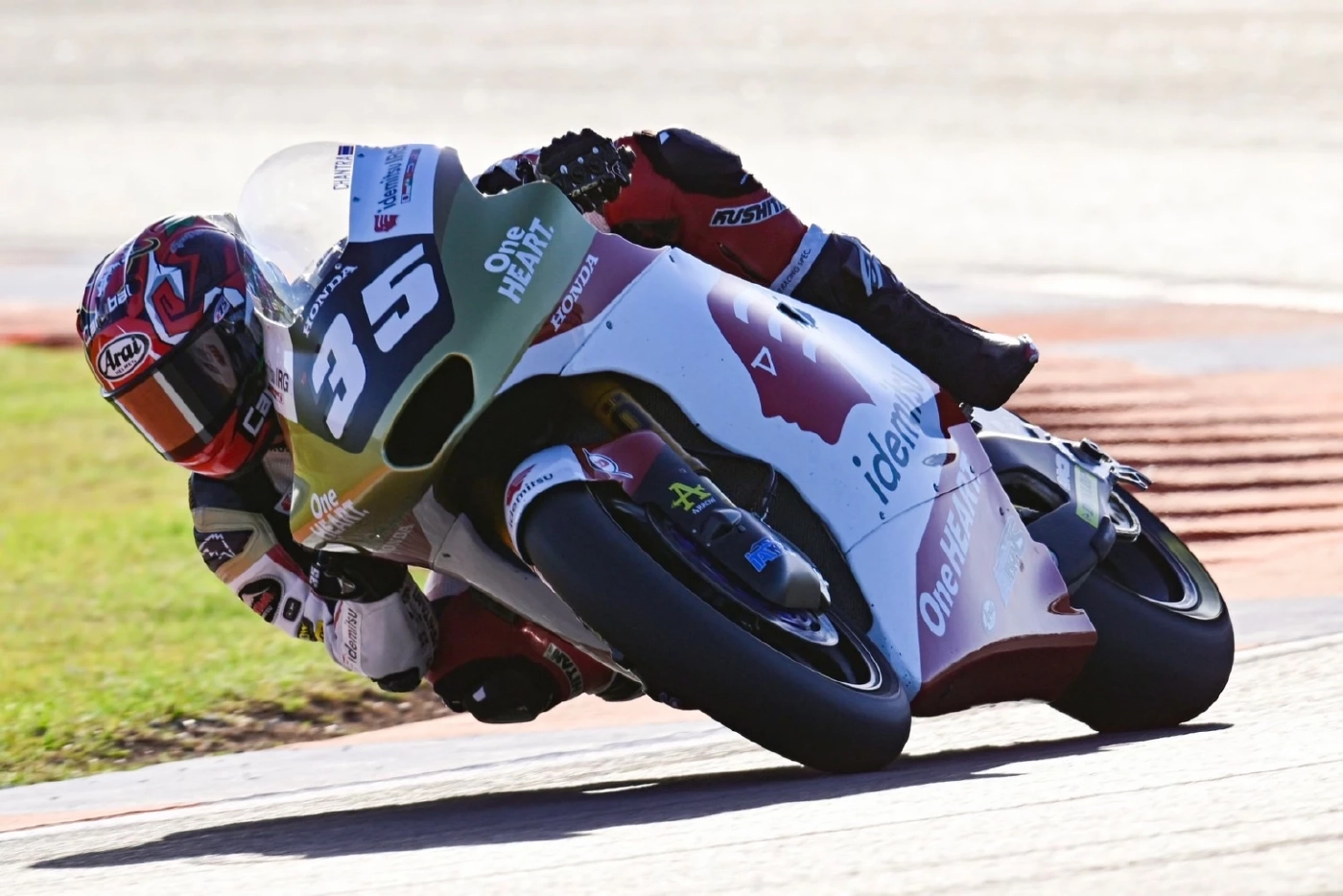 &quot;ก้อง&quot; สมเกียรติ จันทรา