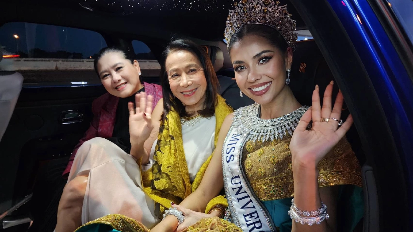 แฟนนางงามแห่ต้อนรับ “แอนโทเนีย” กลับบ้านภาพประวัติศาสตร์ในรอบ 35 ปี