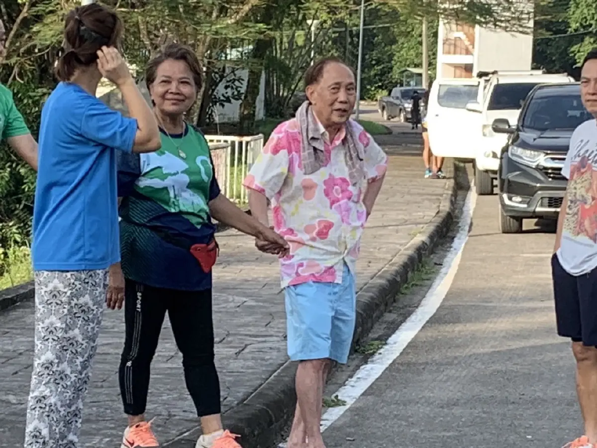 อดีตนายกฯ นครตรัง 6 สมัย หวิดดับ หลังเข้าเกียร์ผิด รถพุ่งตกสระน้ำ