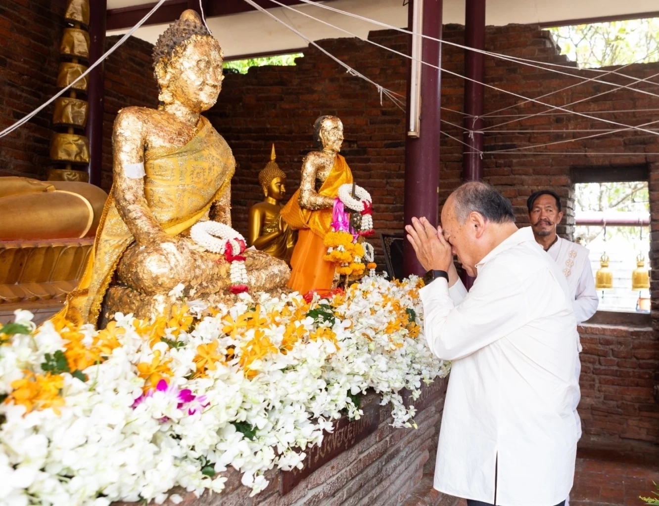 กลุ่มบริษัทบีทีเอส ร่วมทอดกฐินสามัคคีประจำปี 2566 พร้อมมอบทุนการศึกษา